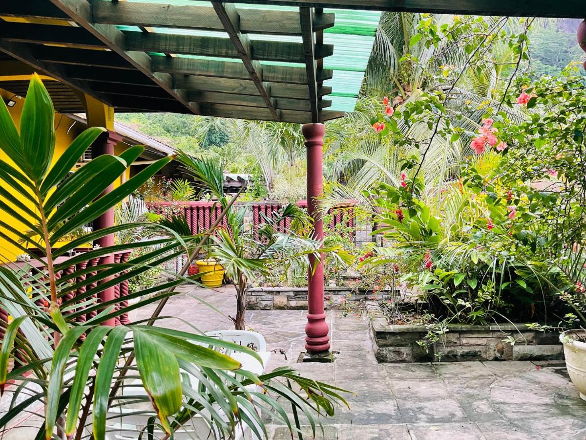 Effie Mountain View Coco Villa Misere Exterior photo